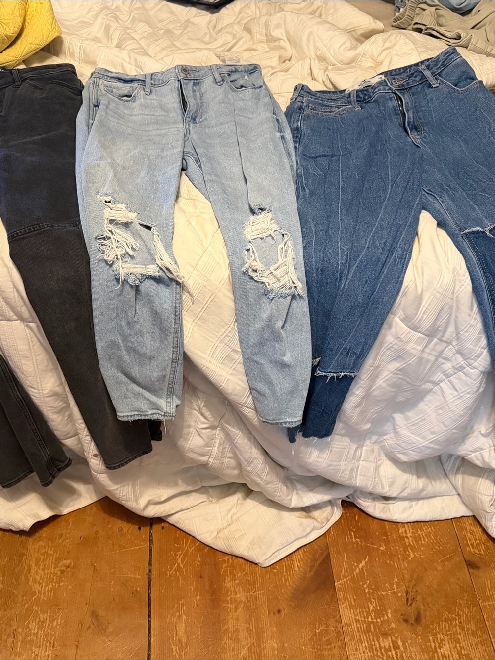 Bundle- Hollister 3 Short Mom Jeans